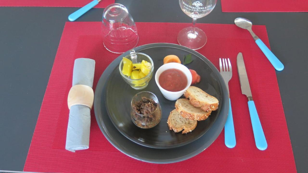 La Ferme De Pomereix Le Dorat Bagian luar foto